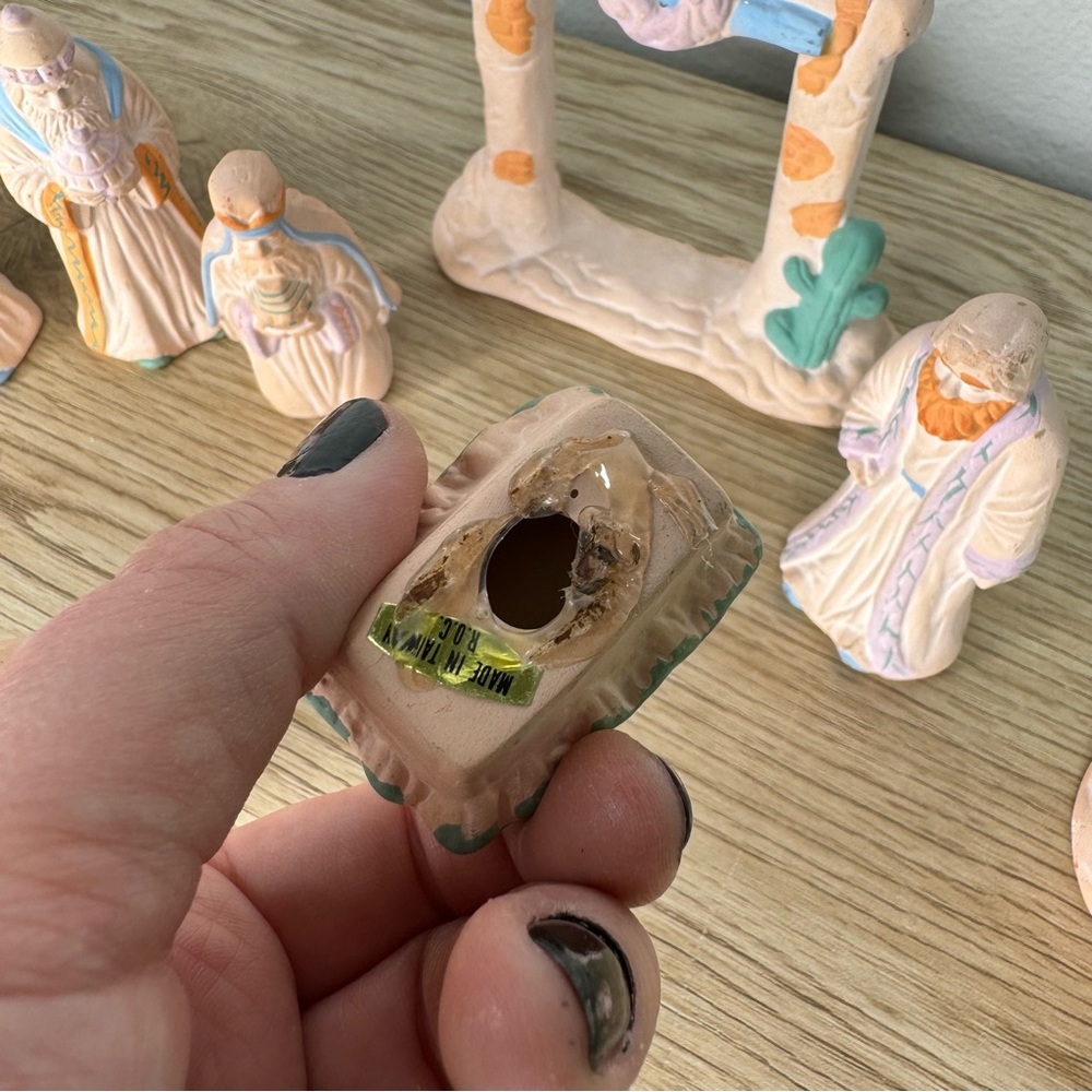 Holiday Time Southwest Themed Nativity Set Hand Painted Terracotta 10 Piece Set - Picture 2 of 13